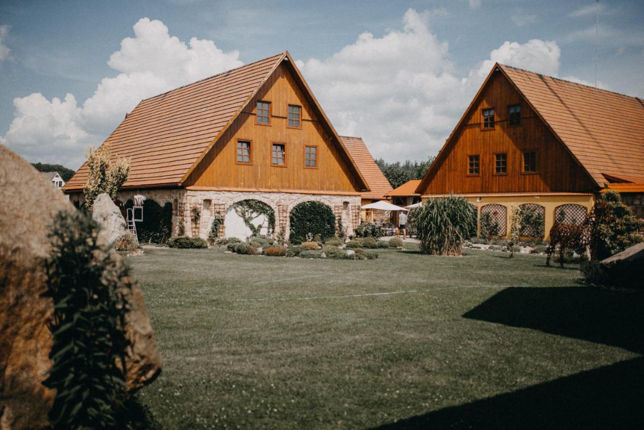 Penzion Jízdárna Hejtmánkovice Broumov Esterno foto